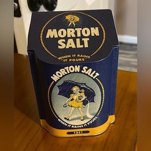 Vintage Morton Salt Tin. Excellent condition!!